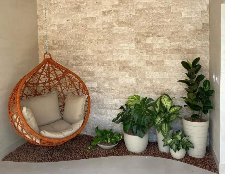 Travertino Rockface aplicada em ambiente externo